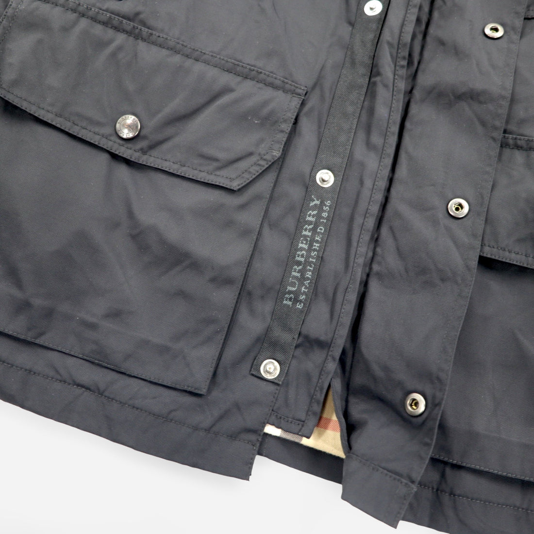 BURBERRY ミリタリー M-65 フィールドジャケット M マルチ ユーティリティポケット 現行タグ 裏地ノバチェック チンストラップ THTHAGAR503NON