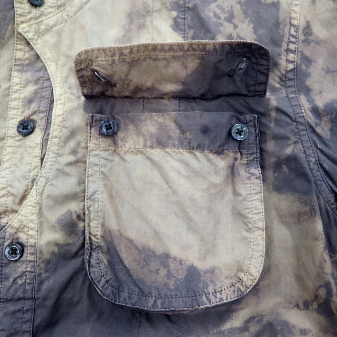 A|X ARMANI EXCHANGE Tie-dye bleached utility shirt, medium, gray, military, flap pocket