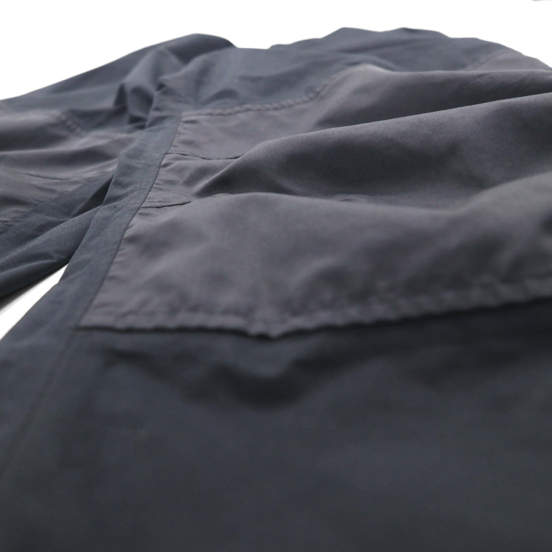 Cabela's Waterproof GORE-TEX Outdoor Double Knee Rain Pants, Size L, Black, with Zippered Hem and Slits