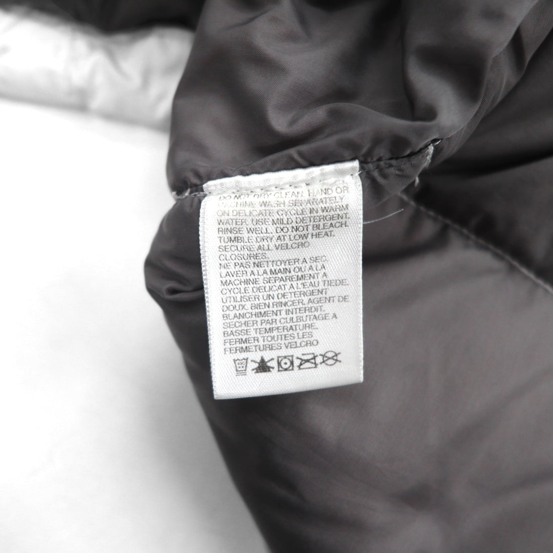 THE NORTH FACE Nuptse 700 Fill Power Down Vest, Medium, White Nylon, US Standard