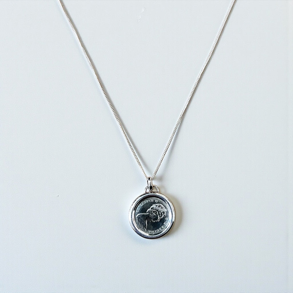 Vintage Silver 999 Coin Necklace, Canada 1867-1967, 10 Cents Queen Elizabeth II 1867-1967