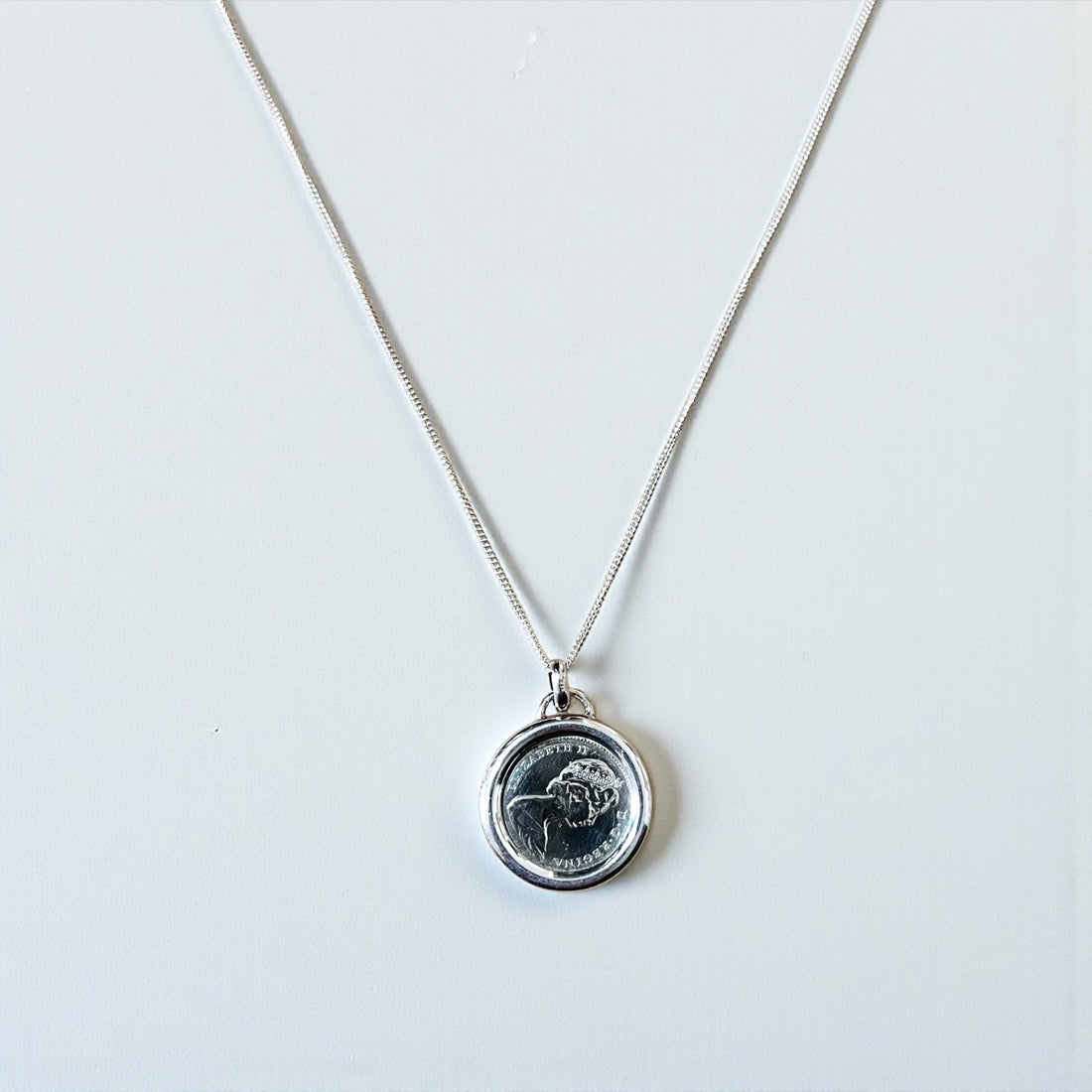 Vintage Silver 999 Coin Necklace, Canada 1867-1967, 10 Cents Queen Elizabeth II 1867-1967