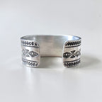 Navajo Indian Jewelry ナバホ族 バングル ワイド カフ ブレスレット スタンプワーク インディアンジュエリー