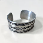 Navajo Indian Jewelry ナバホ族 バングル ワイド カフ ブレスレット スタンプワーク インディアンジュエリー