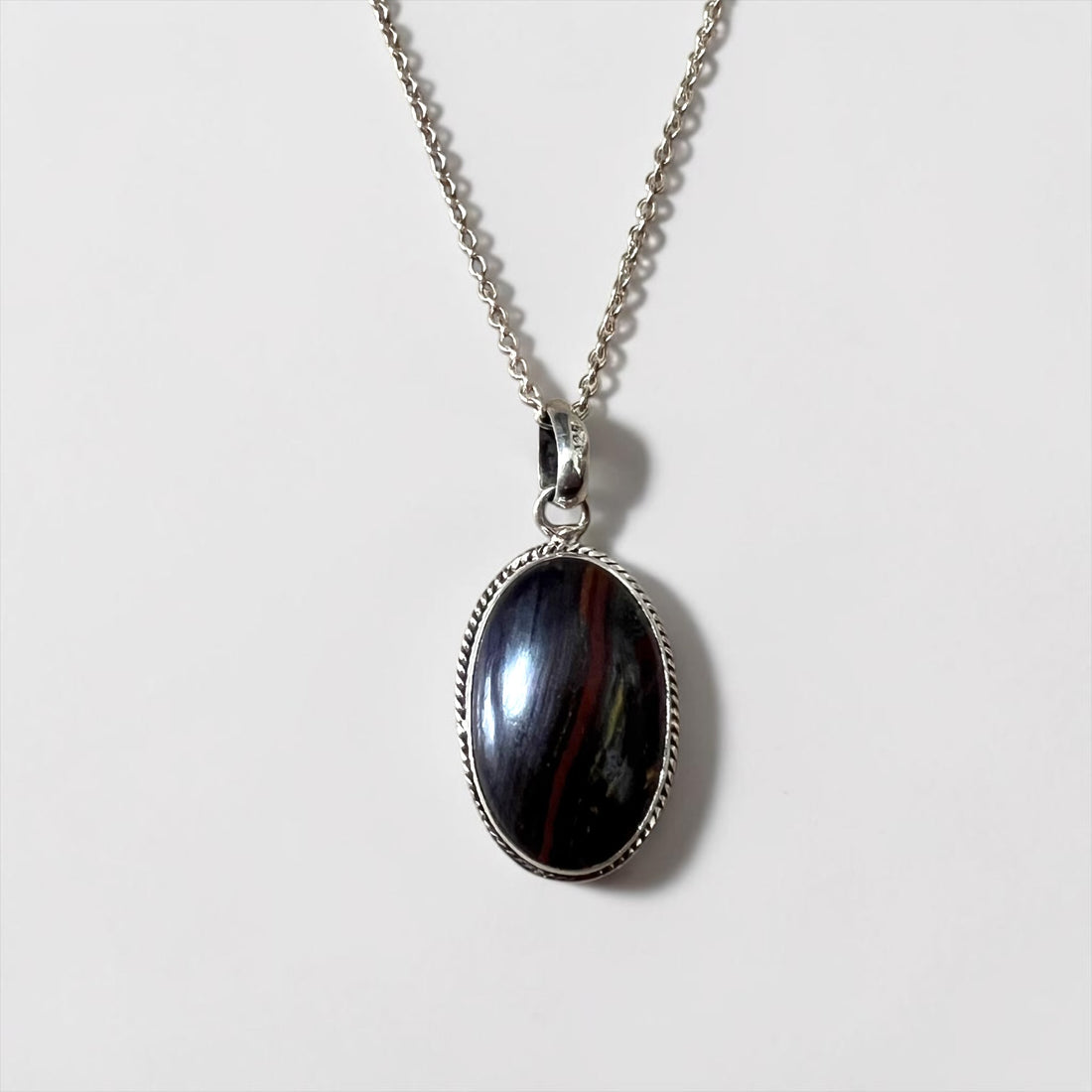 Vintage Sterling Silver 925 Oval Red Black Stone Cabochon Pendant Necklace Rope Bezel