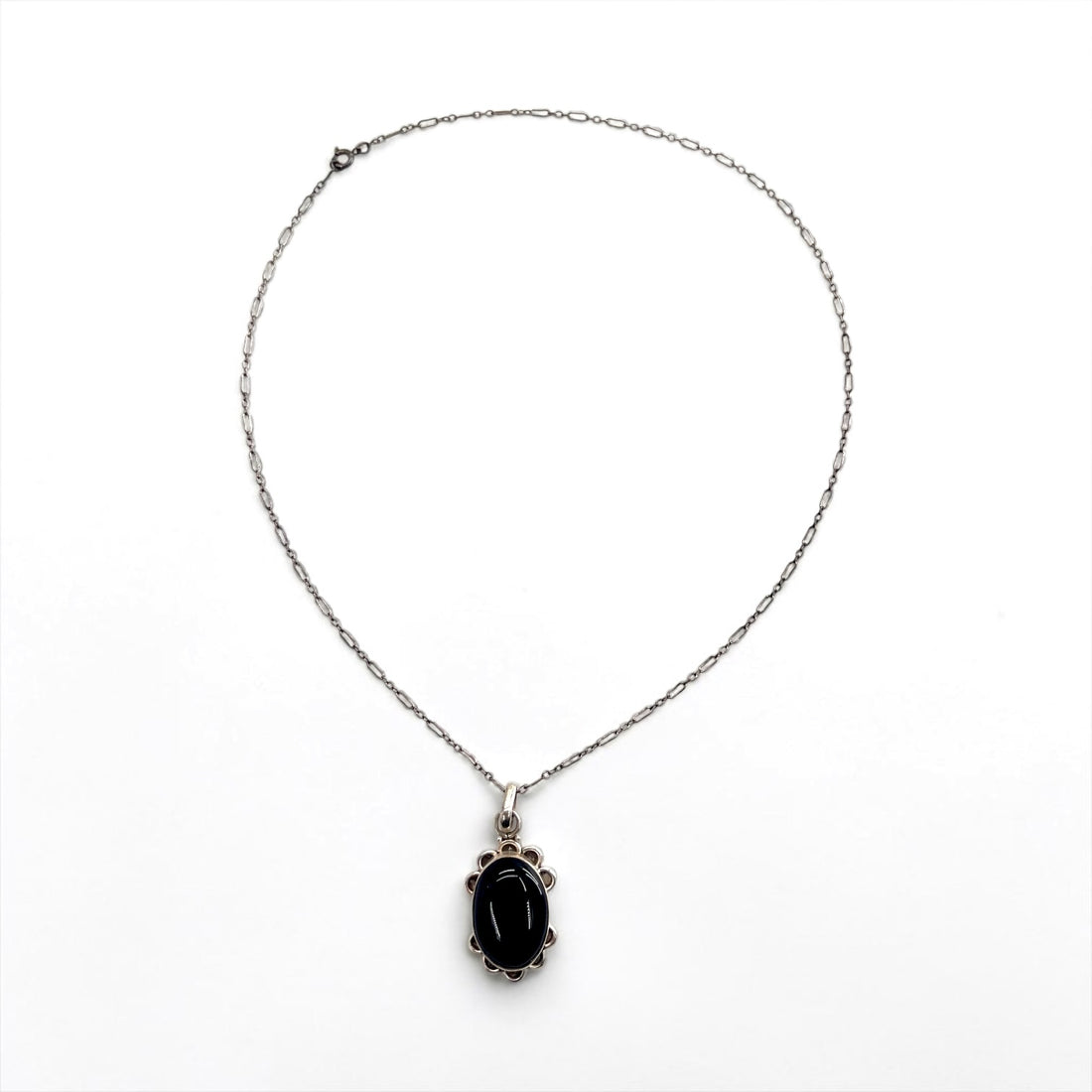 Sterling Silver 925 Black Onyx Cabochon Pendant Necklace Navajo Style Scalloped Flower Vintage