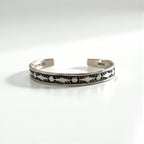 Nora Tahe ナバホ族 シルバーバングル インディアンジュエリー STERLING スタンプワーク