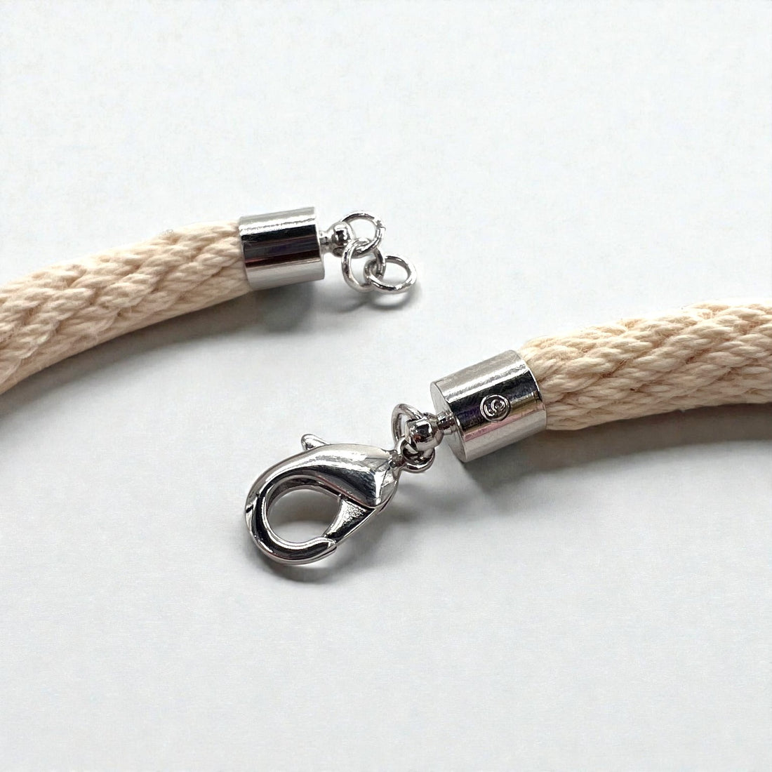 MM6 Maison Margiela ロープネックレス チョーカー 3連 ドーナツビーズ パステル マルチカラー S41UU0003 イタリア製