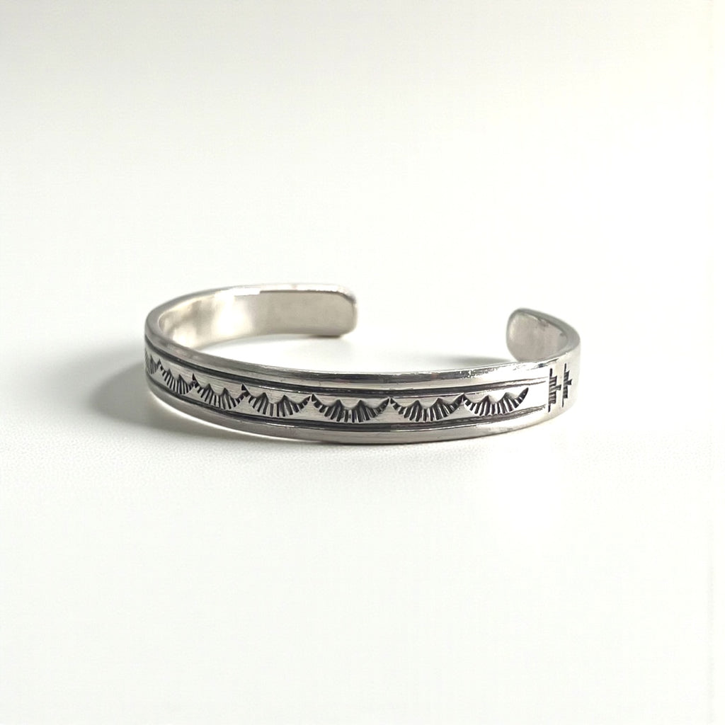 Navajo Indian Jewelry ナバホ族 Rick Enriquez バングル シルバー RE STERLING 刻印 カフ ブレスレット スタンプワーク インディアンジュエリー