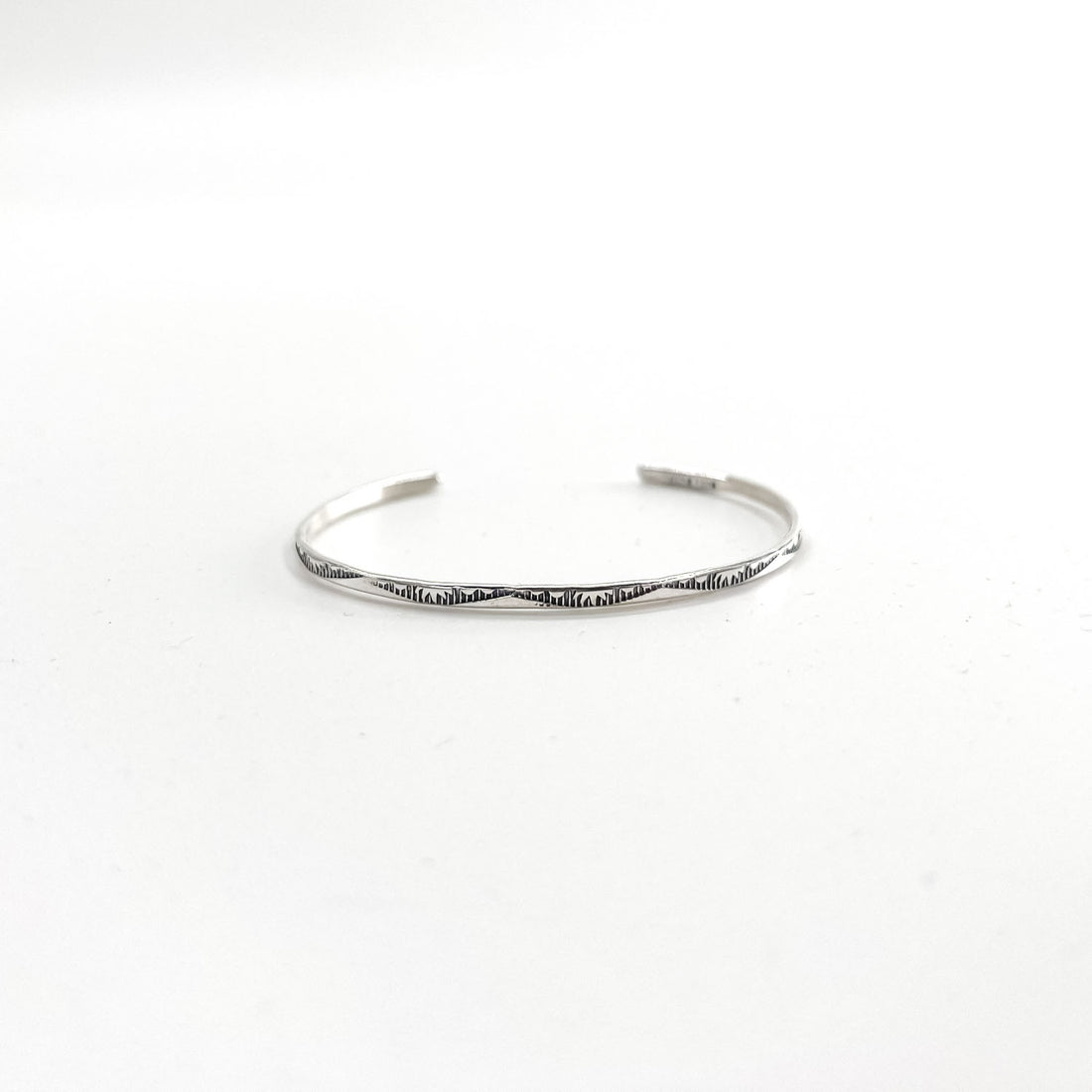 Navajo Elaine Tahe Sterling Cuff Bracelet ナバホ族 シルバー バングル インディアンジュエリー スタンプワーク