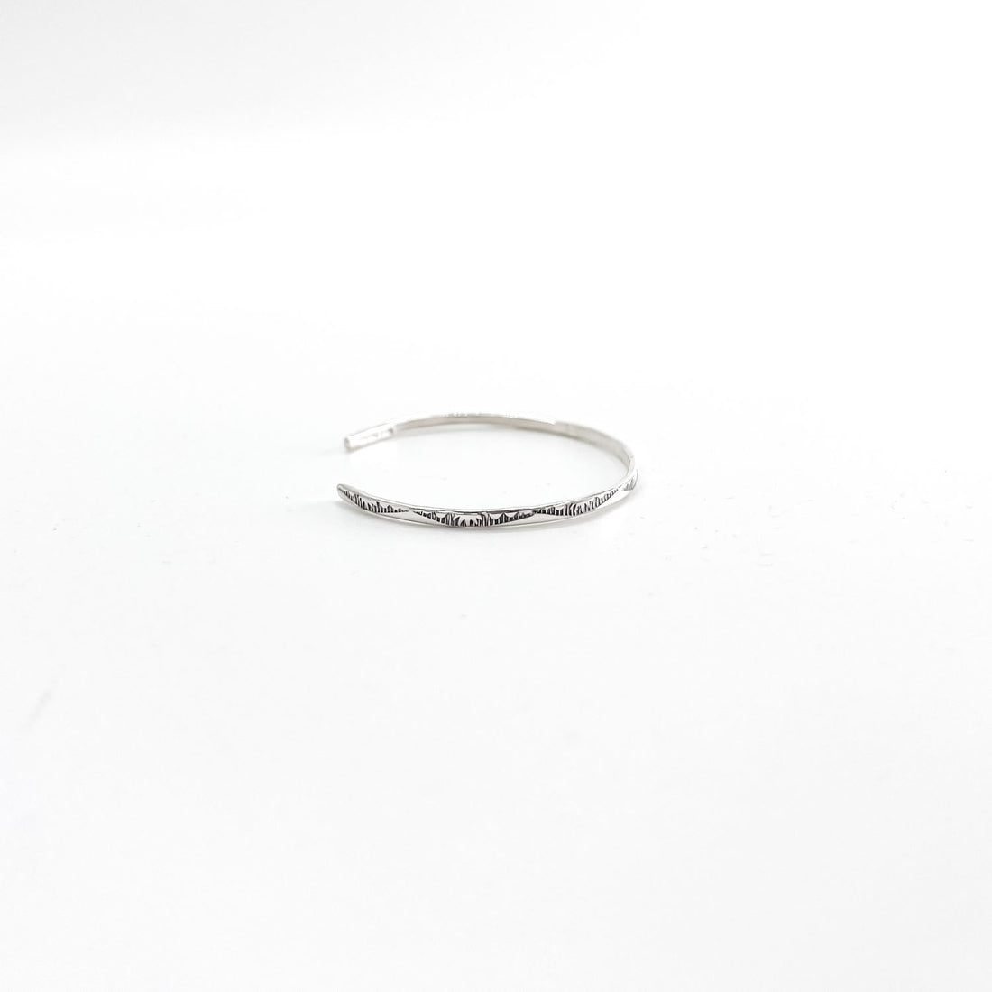 Navajo Elaine Tahe Sterling Cuff Bracelet ナバホ族 シルバー バングル インディアンジュエリー スタンプワーク