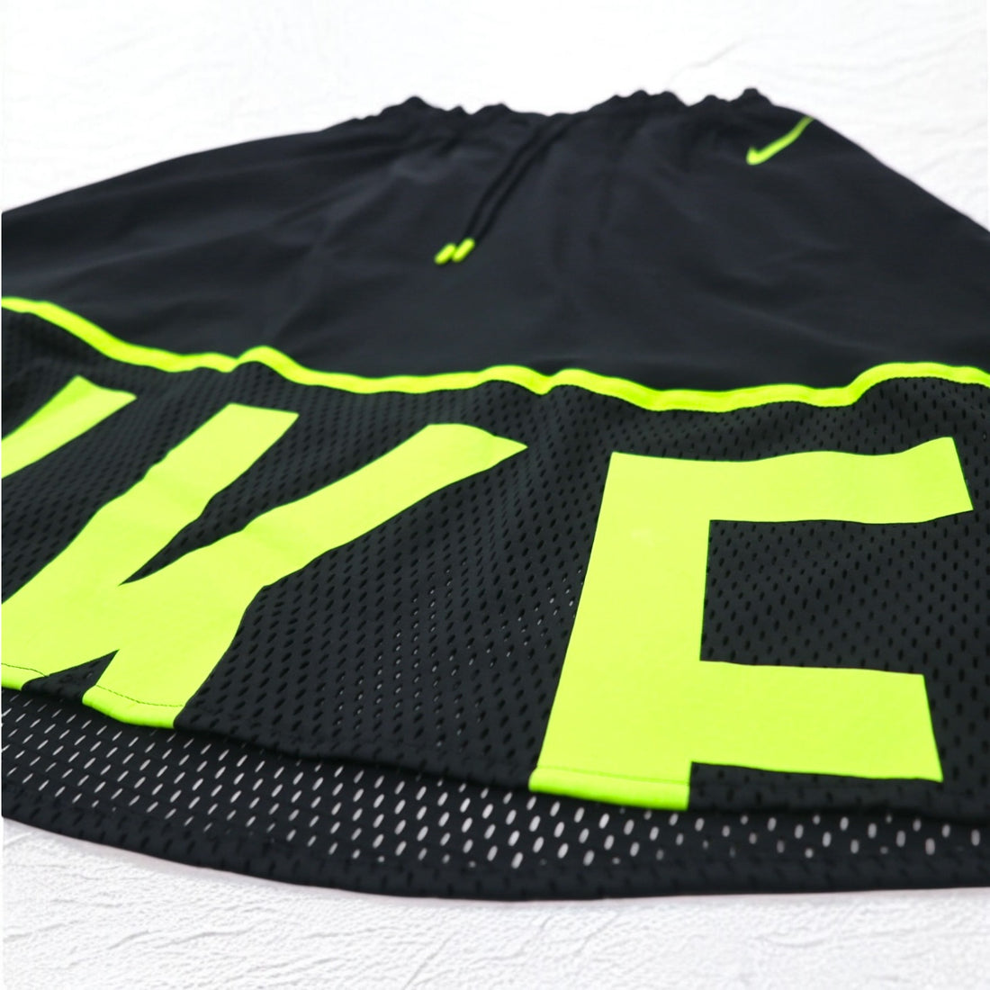 NIKE Mesh Skirt M Black Yellow Logo Print AS W NSW SKIRT MESH CU4031-017