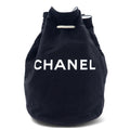 日本然リトテ-古着オンライン-CHANEL 巾着 プールバッグ ワンショルダーバッグ ブラック キャンバス ロゴ プリント ノベルティー-CHANEL Drawstring Pool Bag One Shoulder Bag Black Canvas Logo Print Novelty