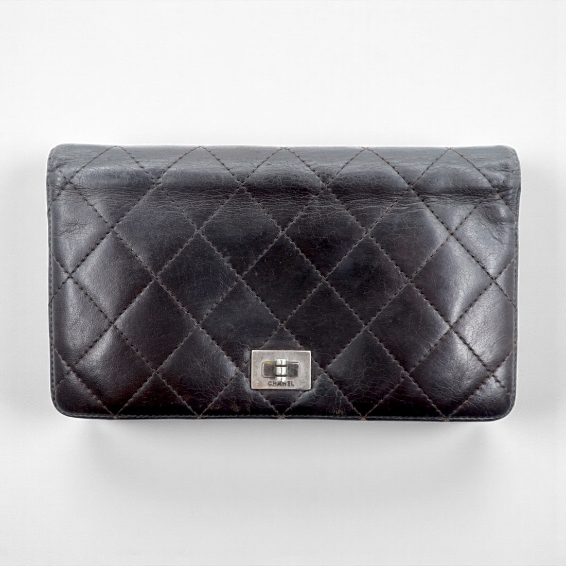 CHANEL 2.55ライン マトラッセ 財布 ブラック レザー キルティング ターンロック フランス製